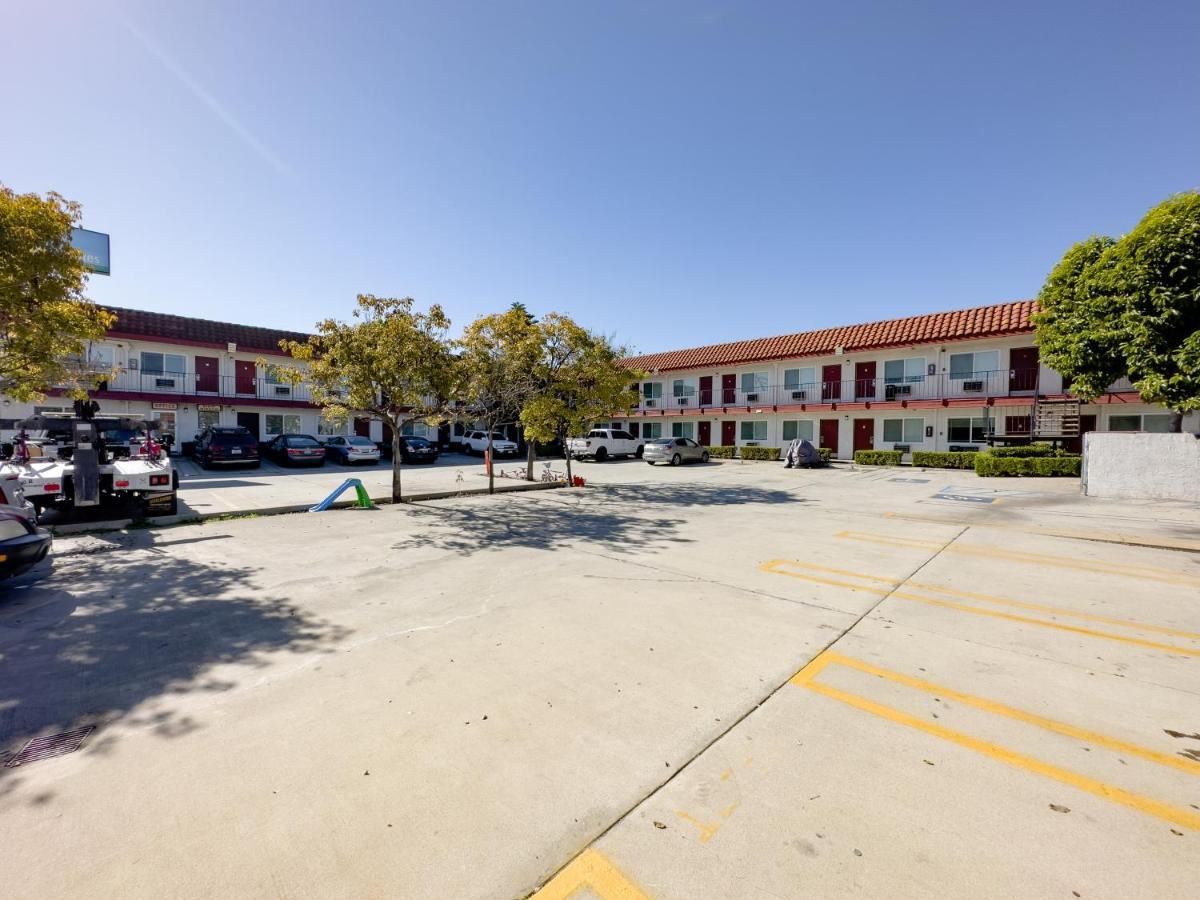 Courtesy Inn & Suites Rosemead Ngoại thất bức ảnh