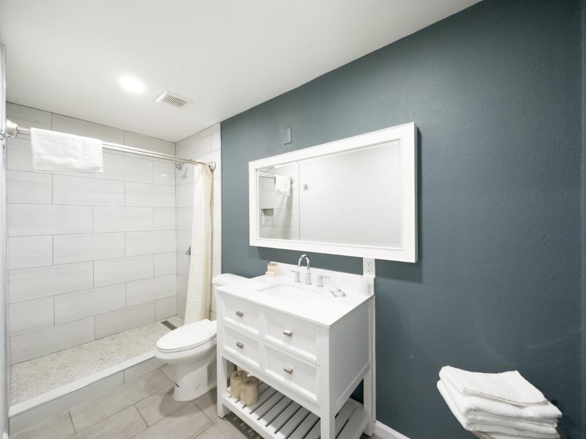 Courtesy Inn & Suites Rosemead Ngoại thất bức ảnh