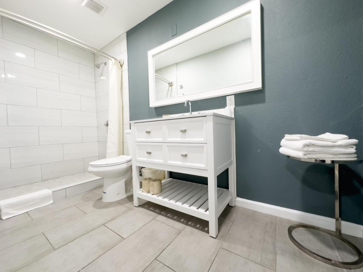 Courtesy Inn & Suites Rosemead Ngoại thất bức ảnh