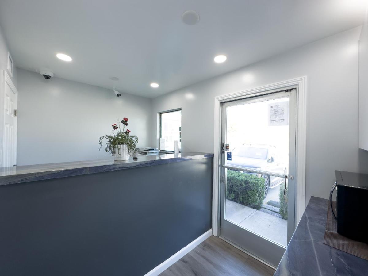 Courtesy Inn & Suites Rosemead Ngoại thất bức ảnh