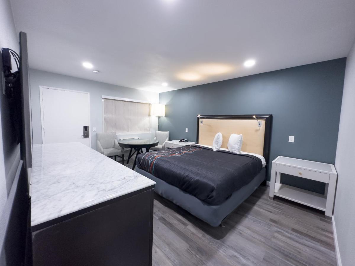 Courtesy Inn & Suites Rosemead Ngoại thất bức ảnh